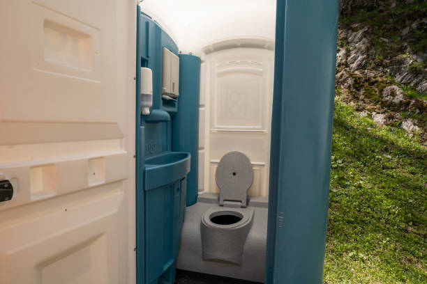 Best Portable restroom trailer rental  in Germantown Hls, IL